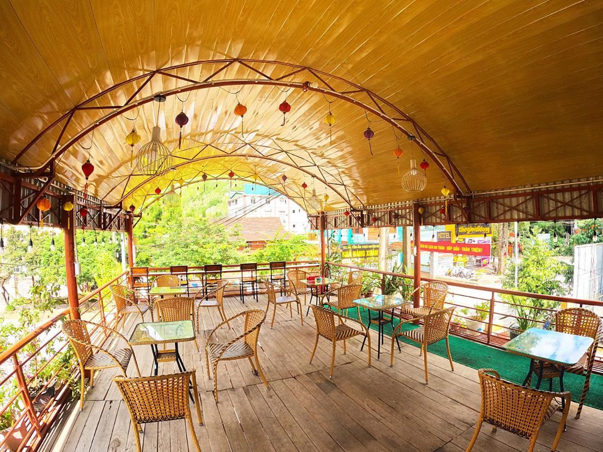 Hoang Anh Hostel Meo Vac Eksteriør billede